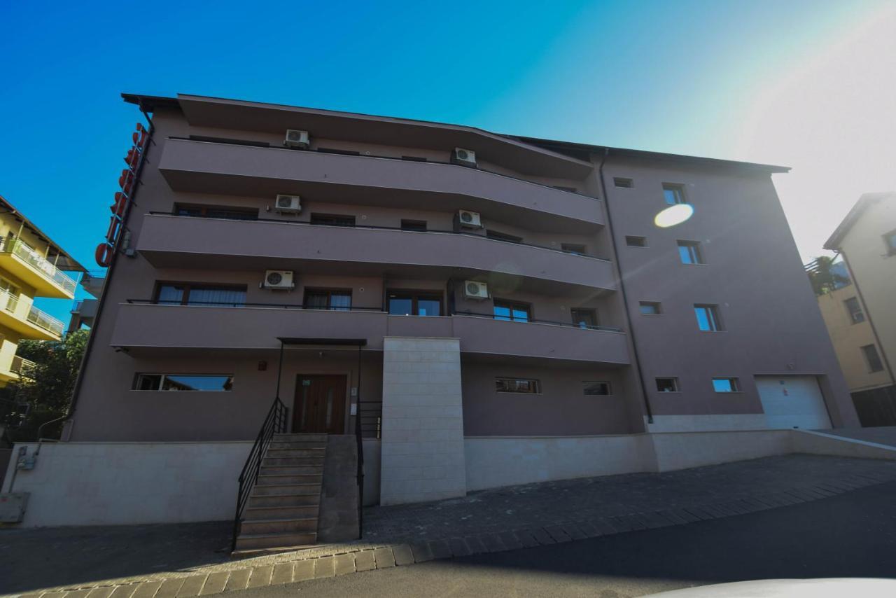 Cabrio Apart Hotel Cluj-Napoca Exterior foto